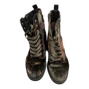 AMERICAN EAGLE boots
